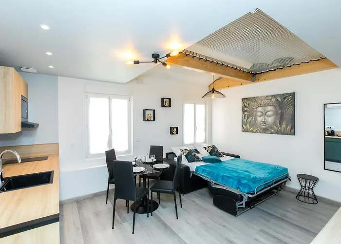 Duplex : Plage 300M, Clim, Netflix